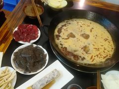 -苟味道老火锅(黄桷坪店)