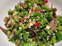 紫苏青椒嫩仔鱼-老湖南民间菜·牛肉十八炒(花都店)