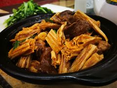 腐竹炖牛腩-茶博府公馆餐厅