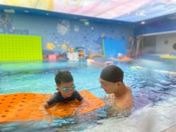 -龙格亲子游泳·水育早教运动中心(泰州海陵店)