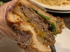 烤菠萝汉堡-HIGH FIVE哈福手工汉堡(桂林路店)