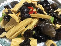 -天天向上素食餐厅(五台山店)
