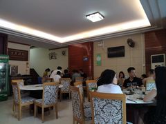 大堂-叶记猪肚鸡(宝安椰林湾店)