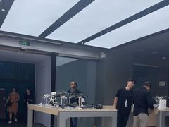 -DJI大疆(深圳华强北曼哈授权体验店)