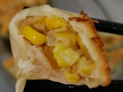 玉米鲜肉煎饺-芬芳甜品(同福路店)