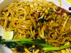 炒河粉-玖月时尚泰式餐厅