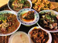 阿婆酥肉-爆炸头阿姨小四川正宗川味小吃(无任何分店)