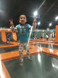 -六月巴士童乐园(抚顺罕王商场店)