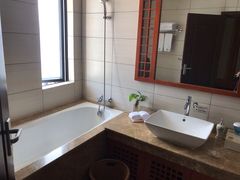 -那琴半岛地质海洋公园