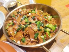 牛肝菌炒饭-老滇山寨•云南特色菜•地方菜•民族风情歌舞表演(金碧店)