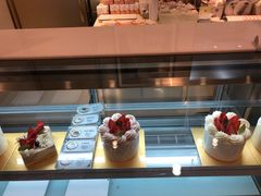 面包甜点陈列柜-花花卷卷·鲜食蛋糕(静安久光百货店)