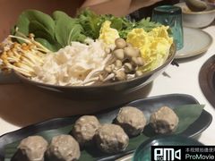 -喃喃椰·糟粕醋·椰子鸡火锅(七堡花园店)