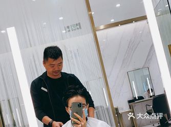 记得约Dary老师，儿子的头发一直Dary老师打理