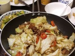 干锅包菜-小菜园新徽菜(扬州华润万象汇店)