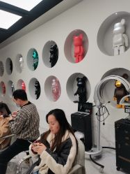 -PE SALON