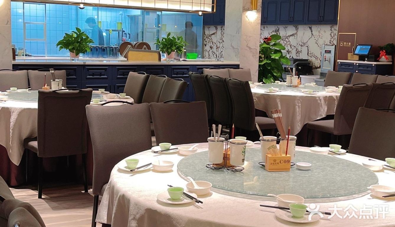 广州探店｜新晋粤菜茶楼又多一个喝早茶餐厅。