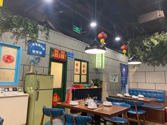 大堂-超越炭火牛蛙火锅鸡(河东店)