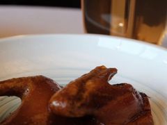 玻璃皮润烧乳鸽王-富力丽思卡尔顿酒店·丽轩中餐厅