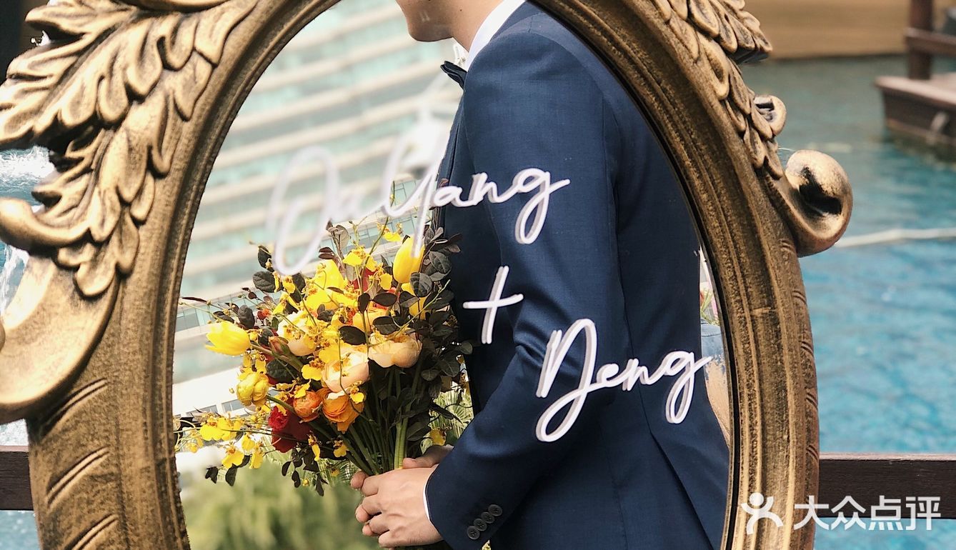 年前参加朋友的婚礼被这种温馨小浪漫的布置吸引住了冬日