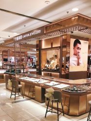 -六福珠寶(百联南方购物中心店)