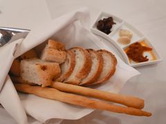 餐前面包-卡佩罗意大利餐厅及酒吧Al Cappello Trattoria
