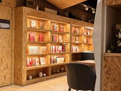 -新华里咖啡书吧(新华书店小寨店)