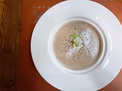 黑松露奶油蘑菇汤-Golden Lily河内巴黎法越料理餐厅(建国西路店)