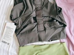 -lululemon(比斯特购物村店)