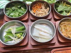 -银米·云南传统过桥米线(双廊黑金冠店)