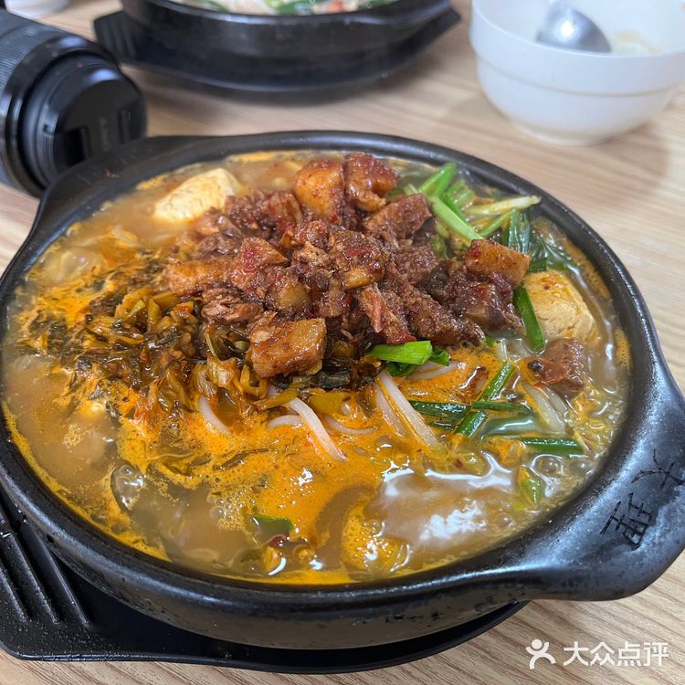 大理古城一定要去吃的砂锅米线店！