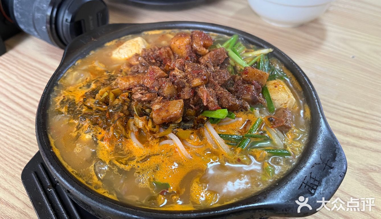 大理古城一定要去吃的砂锅米线店！