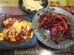 -扒虾小妹儿麻辣海鲜(宏图街店)