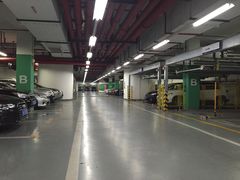 -上海喜玛拉雅酒店-停车场