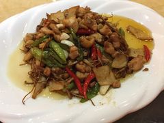 -山珍王国·云南野生菌石锅鱼