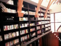 -钟书阁(松江泰晤士小镇店)