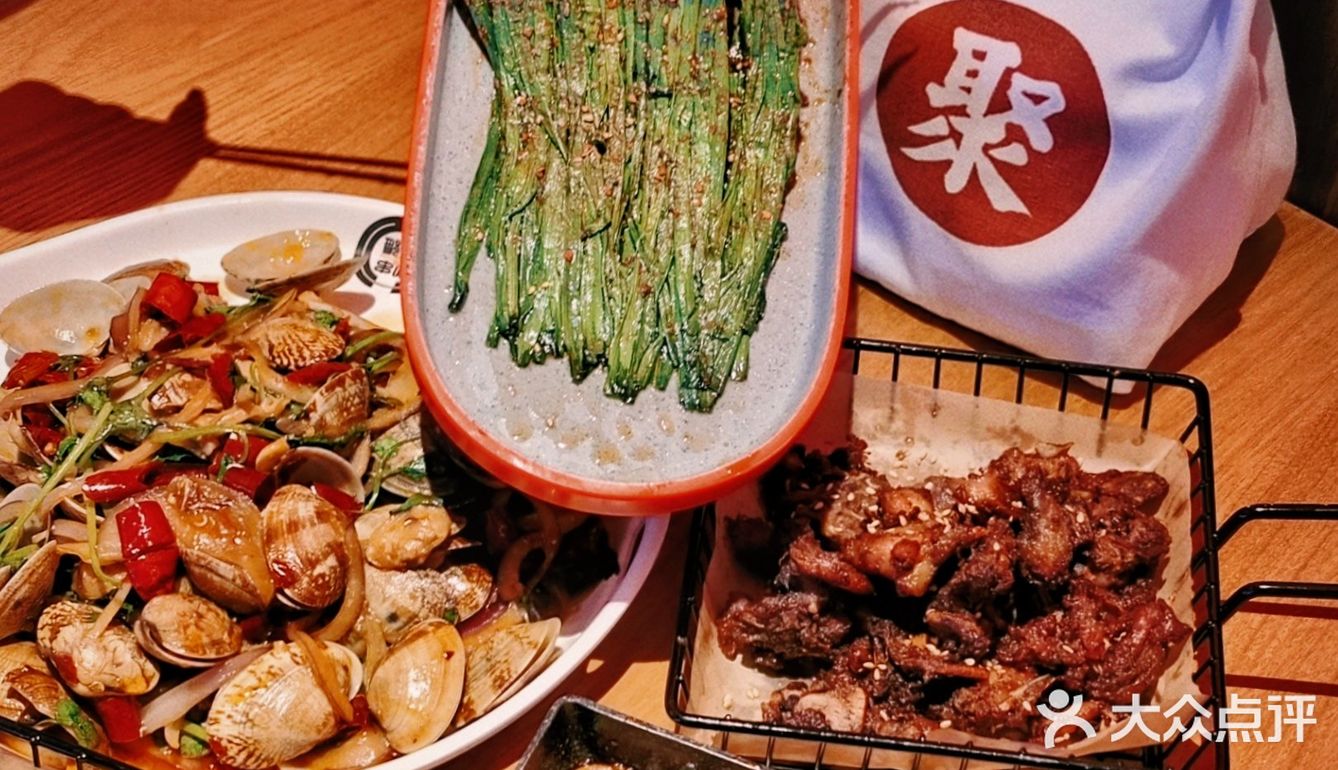 聚点串吧 | 五角场夜宵新据点！这家烤串超正！😍