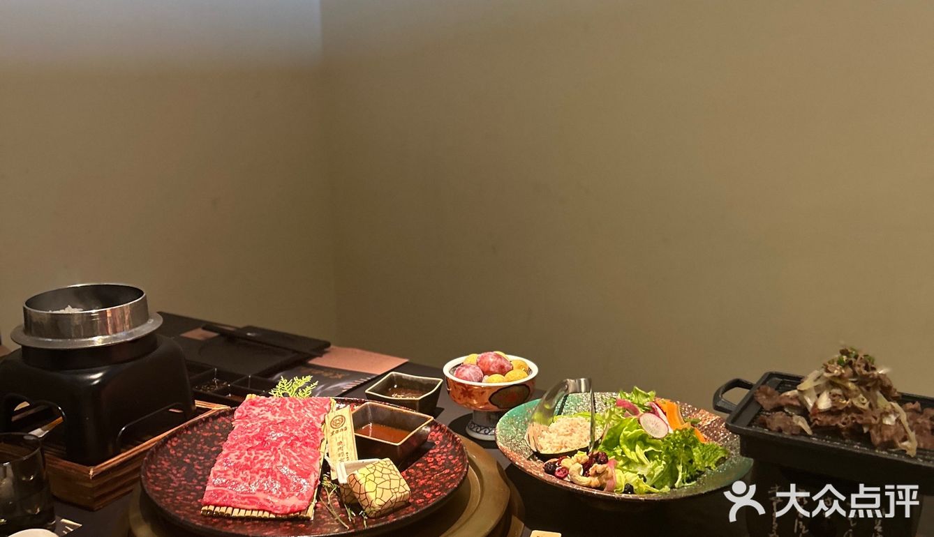 蓝港的这家也是升级装修后的 菜品随意点不会踩雷