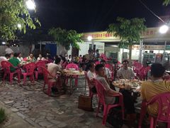 黄记四更烤猪美食店-黄记四更烤乳猪店