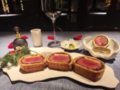 惠灵顿牛排-弦月窗LUNETTE BY AMANDA(复兴路店)