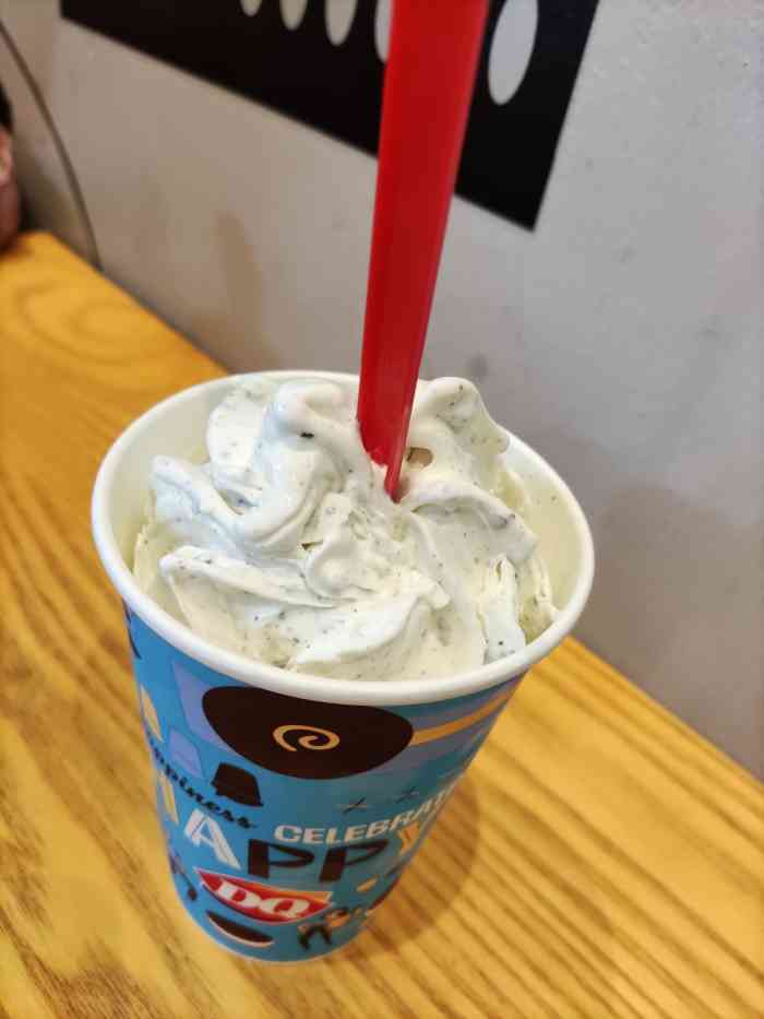 dq暴风雪真的经典啦这次出了香芋味的一定要尝一尝现在到处都是芋泥