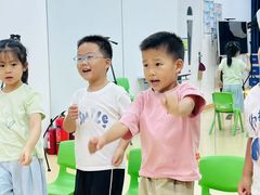 -蓝话筒·少儿成人演讲口才·主持朗诵·戏剧表演(大华第一坊店)