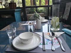 靠窗位-野蔓果·山野菜(西湖景区·龙井茶田店)