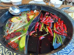 秘制鸳鸯锅底-小志家.鲜牦牛肉牛杂火锅野生菌汤锅