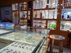 -三叶眼镜城批发市场(上海火车站店)