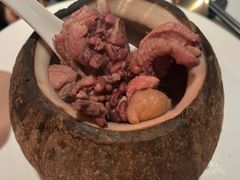 椰子八宝鸡汤-闻见中国海南菜(K11店)