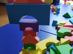 -抱抱熊托育中心(大悦城店)