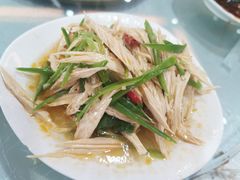 荷兰豆腐腐竹-汉水缘鲜鱼庄(黄雁村店)