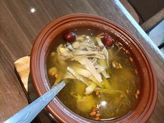 -有红鸡毛店·川菜(建设路店)