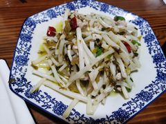 太湖芦苇根炒肉丝-呼吸森林·生态农庄农家乐私房菜