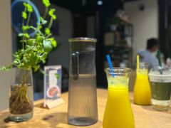 -臻鲜燕海鲜融合餐厅(金陵style店)